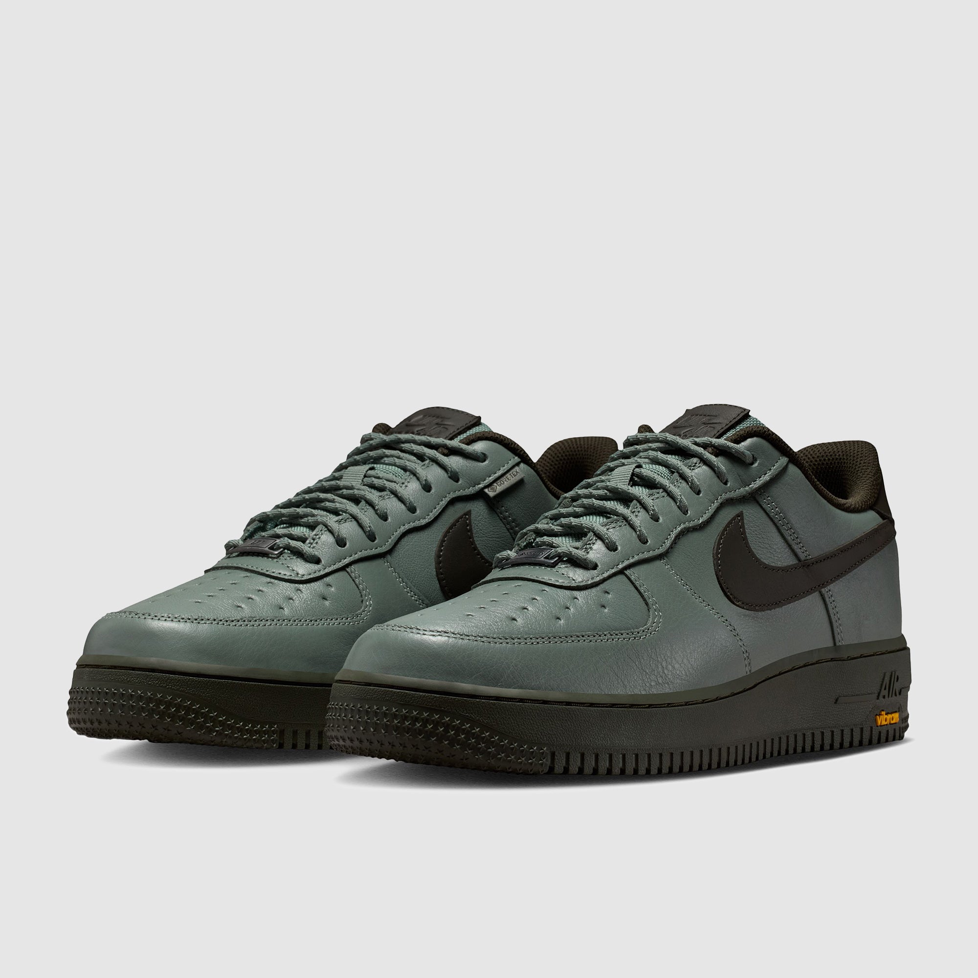 靴 NIKE AIR FORCE 1 GTX VIBRAM 1042216_main.jpg?v=1774347817