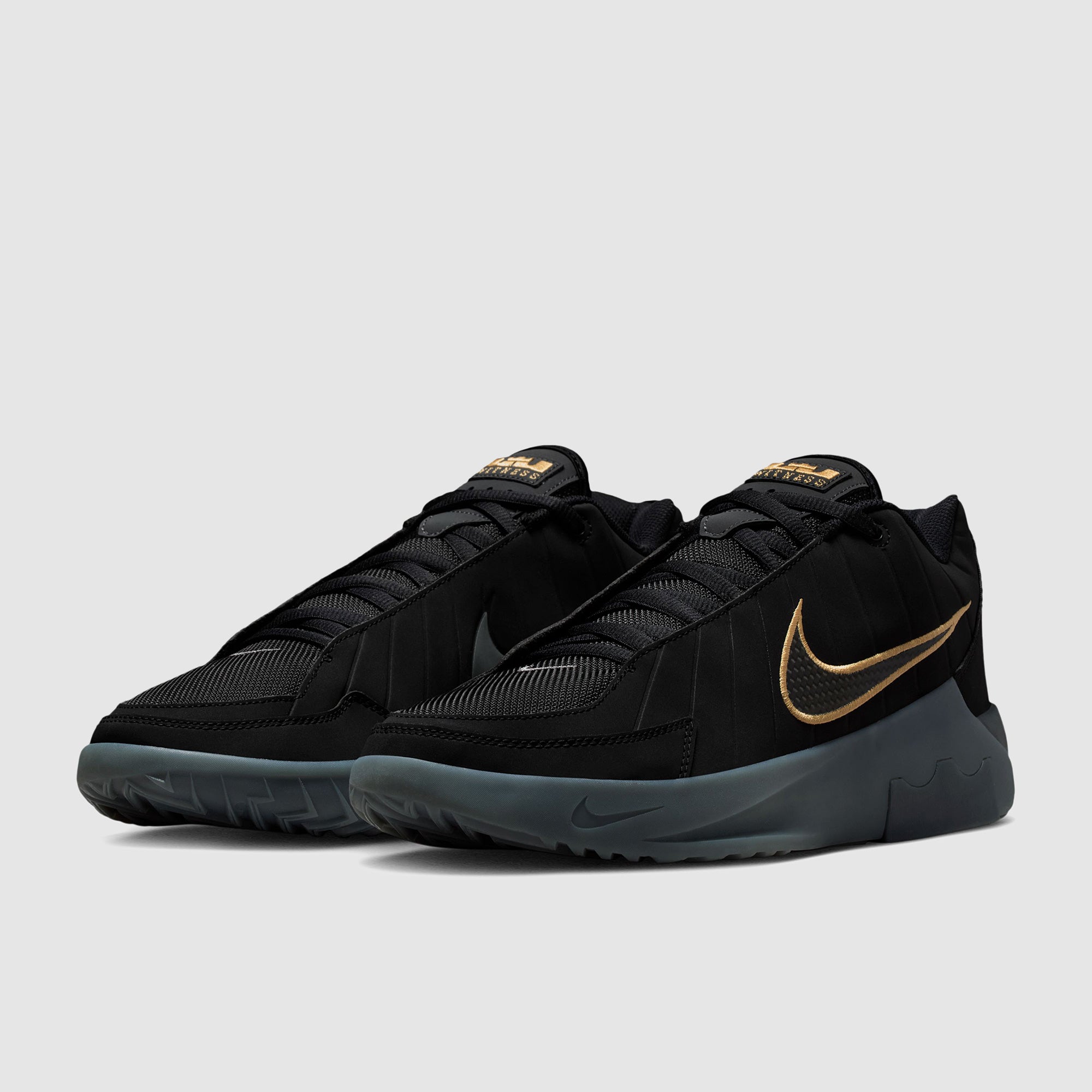 シューズ(男性用) Nike LeBronXI Nike LeBron Witness IX - Black/Black/Iron Grey/Dk Smoke Grey/Mtlc
