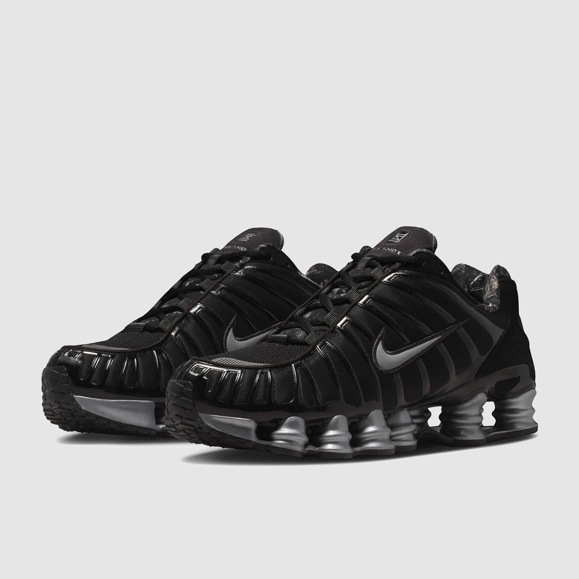 靴 NIKE SHOX TL black 1046956_main.jpg?v=1783516364