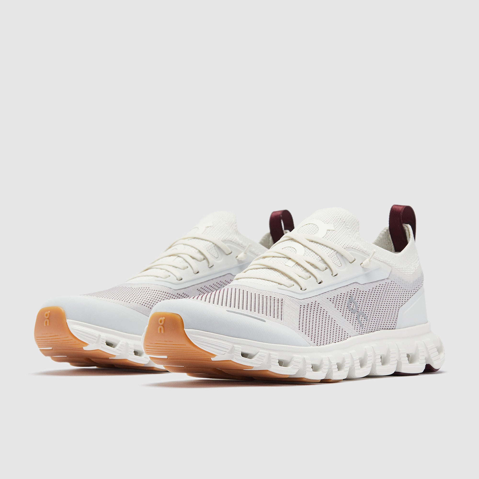 On Womens Cloud 6 Versa - Ice/Maroon - Trainers - Womens Shoes
