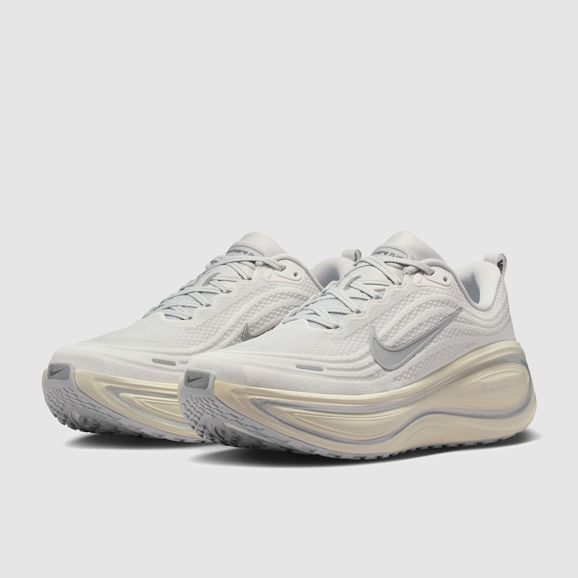 Nike Vomero Plus - Platinum Tint/Reflect Silver/Grey Fog/Iron Grey