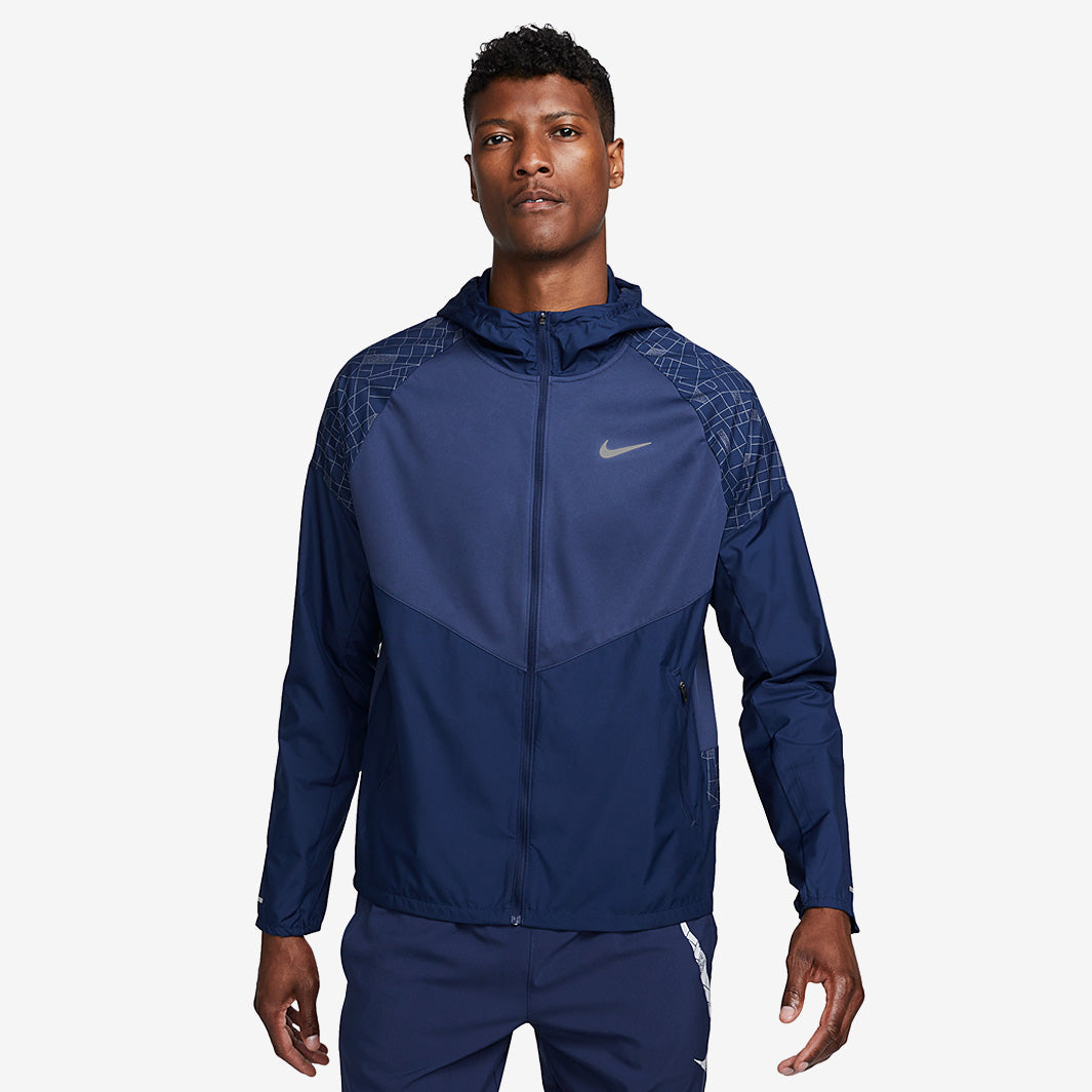 NIKE RUNNING DIVISION メンズ中綿入りフルジップジャケット 新品 NIKE RUNNING DIVISION フルジップジャケット S DQ4756-010