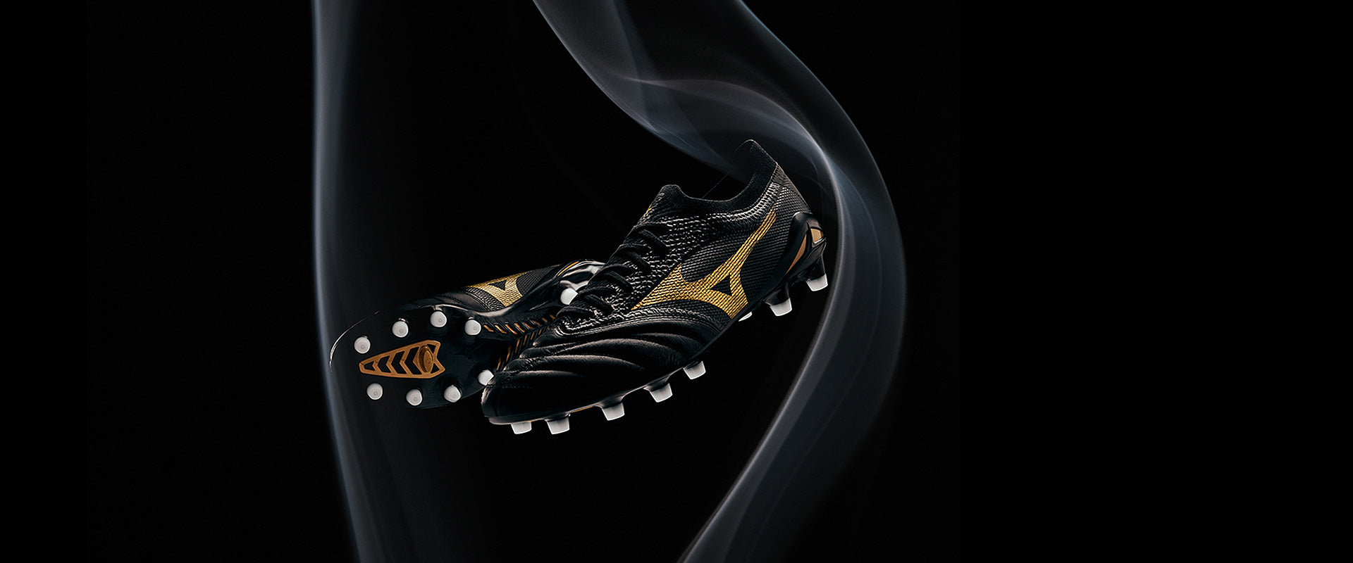 Mizuno Morelia Neo ブラック/ゴールド スパイク Mizuno Morelia Neo 3 FG Firm Ground Soccer Cleats - Black/Gold