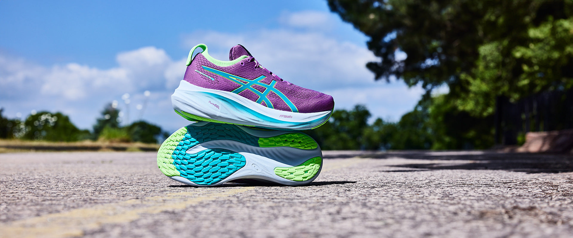 ASICS バスケットボールシューズ ベージュ/グリーン/パープル Asics Womens Gel-Nimbus 26 Lite-Show - Lite-Show/Illuminate Green