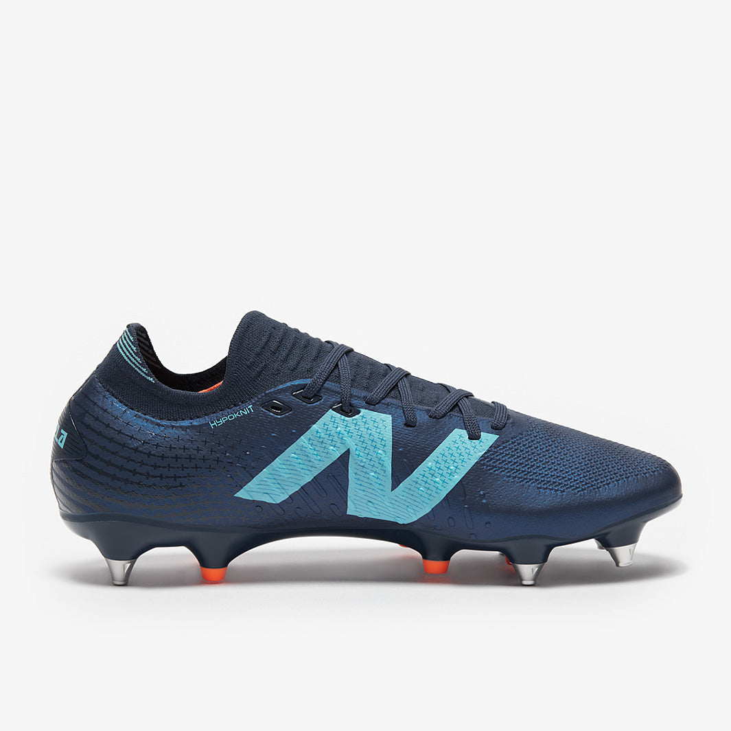 New Balance Tekela V4+ Pro Low-Cut Soft Ground - NB Navy - Adult Boots