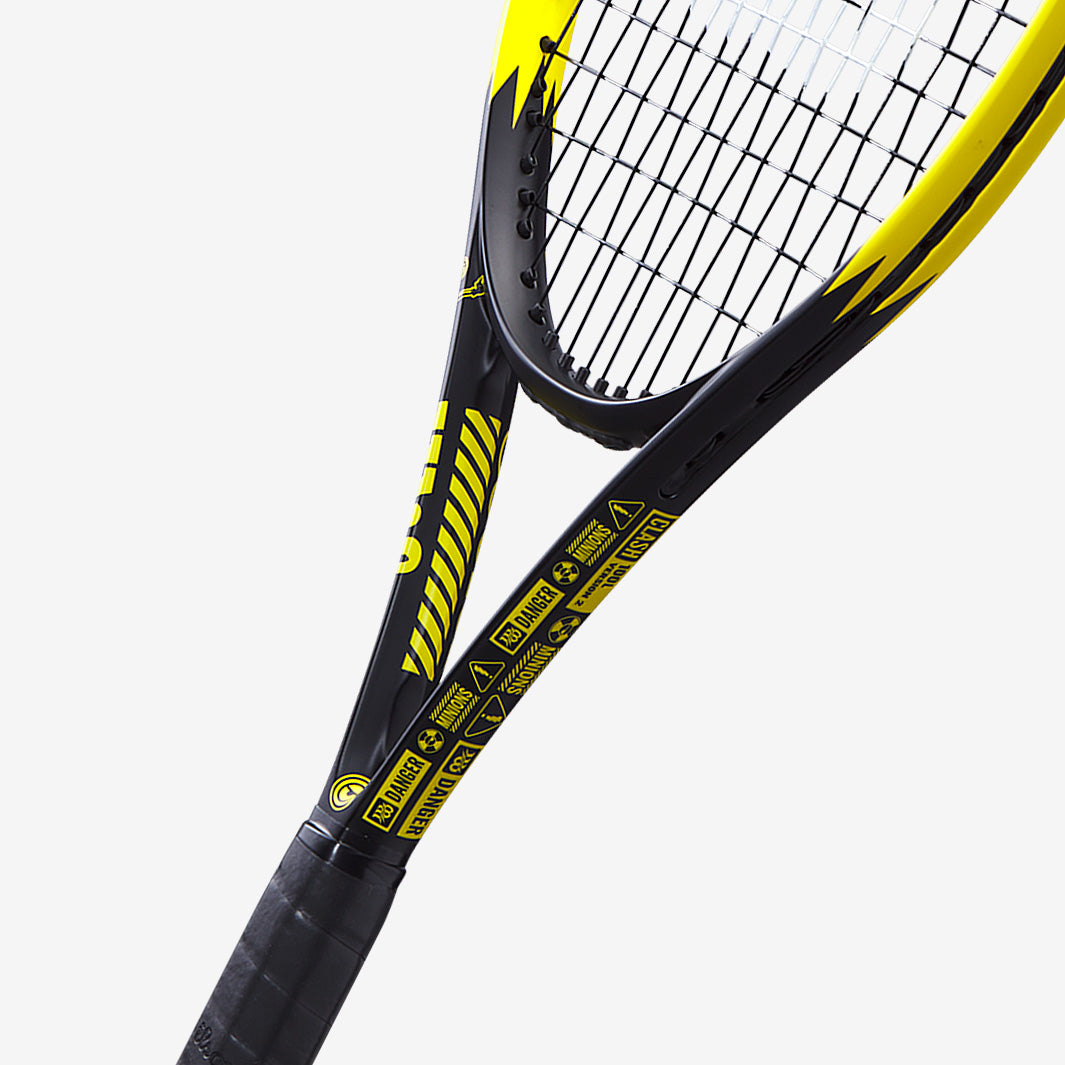 Wilson Minions Clash 100L V2.0 - Yellow/Black - Mens Rackets