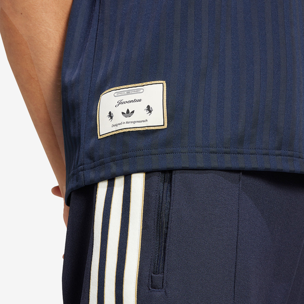 adidas Originals Juventus 24/25 Terrace Icon Shirt