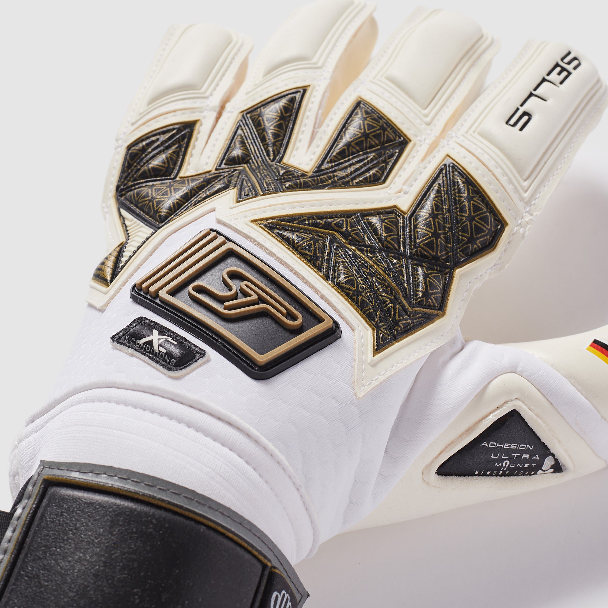 Sells F3 Champion GK Gloves - White/Black/Gold - Mens GK Gloves