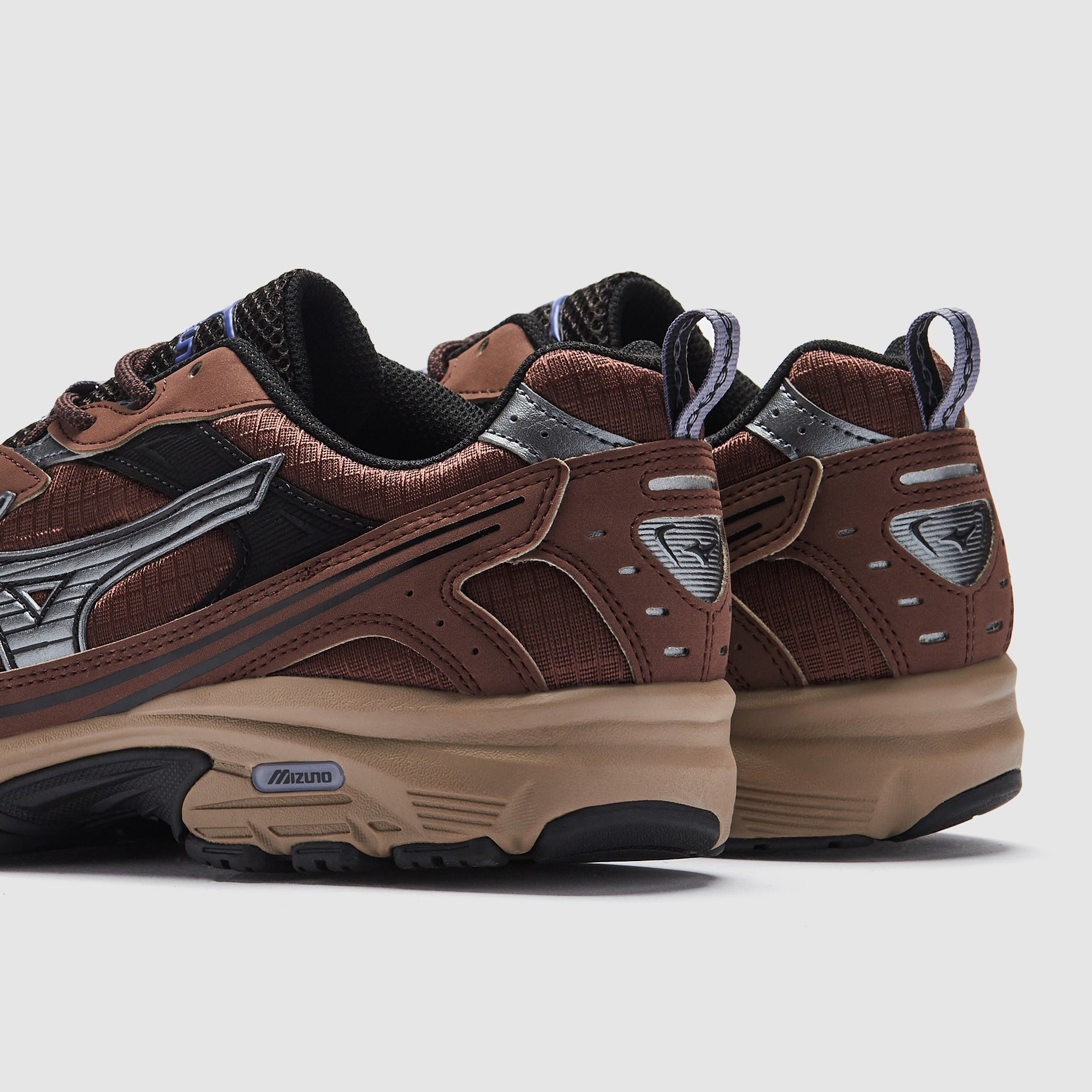 Mizuno MXR Tech - Chicory Coffee/Silver/Black - Trainers - Mens Shoes