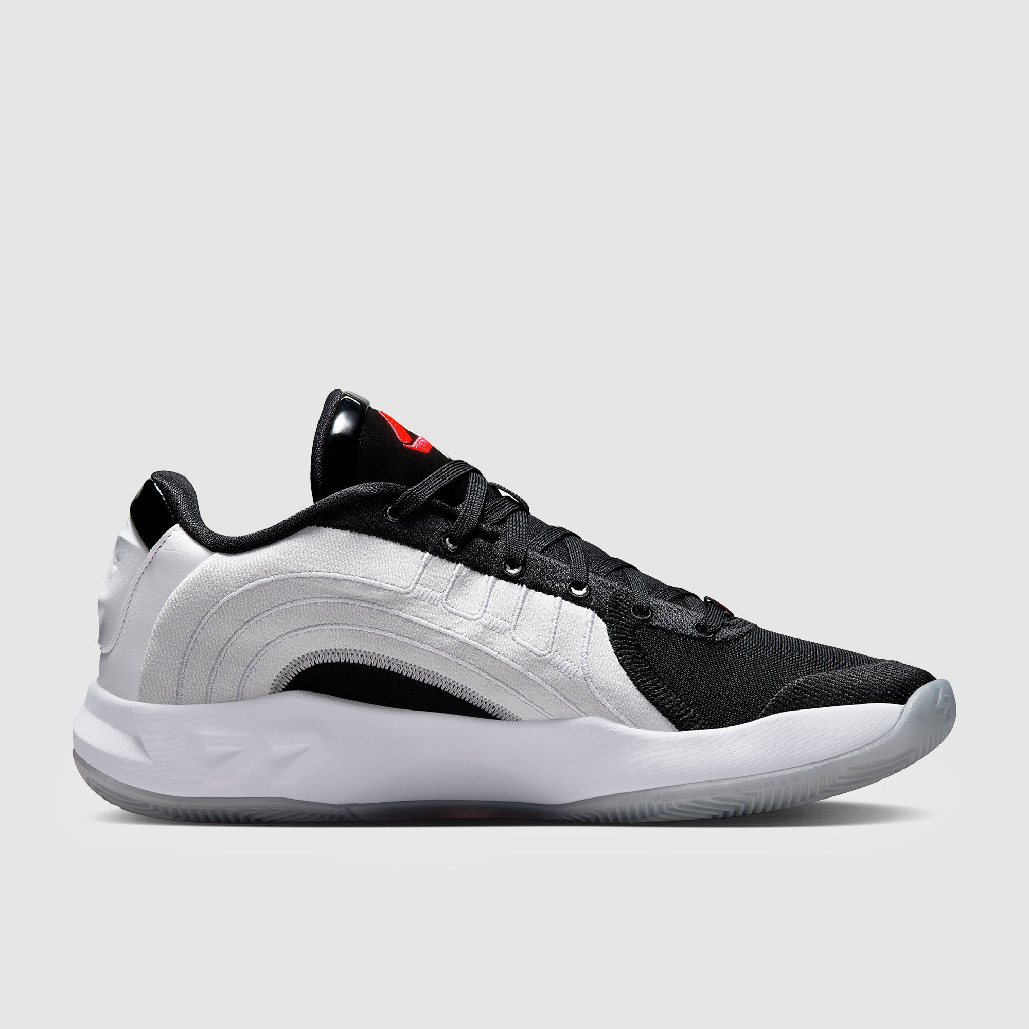 Jordan Luka 4 PF ブラック/ホワイト/レッド　２２.５㎝ Jordan Luka 4 - White/Bright Crimson/Black/Wolf Grey - Trainers
