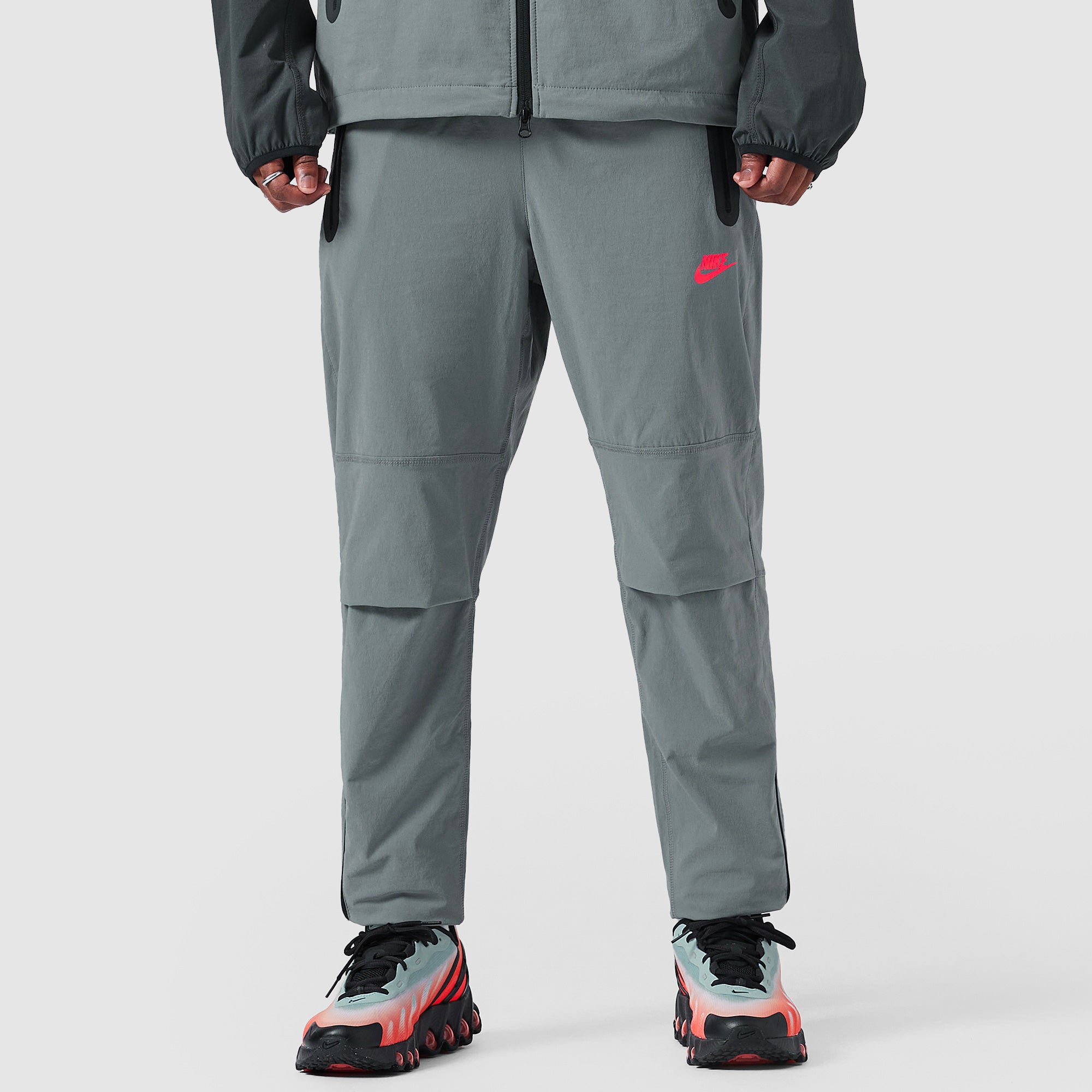 NIKE Tech Woven Open Hem Pants 　ウーブンパンツL Nike Sportswear Tech Woven Open-Hem Trousers - Smoke Grey/Bright