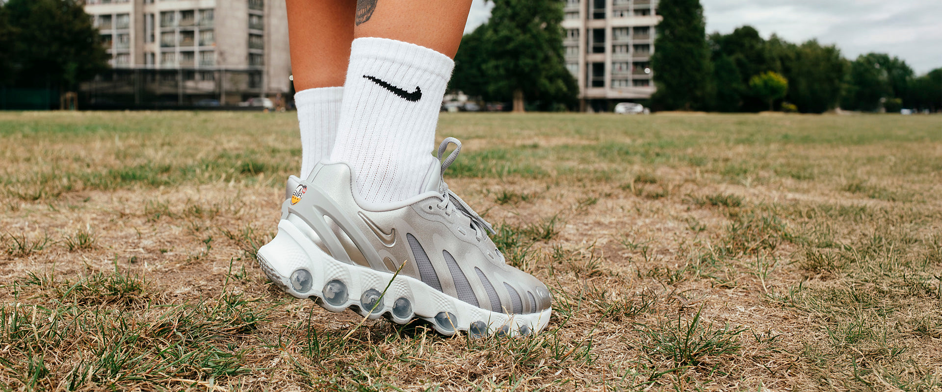 Nike Sportswear Womens Air Max DN8 - Wolf Grey/Metallic Silver/Off