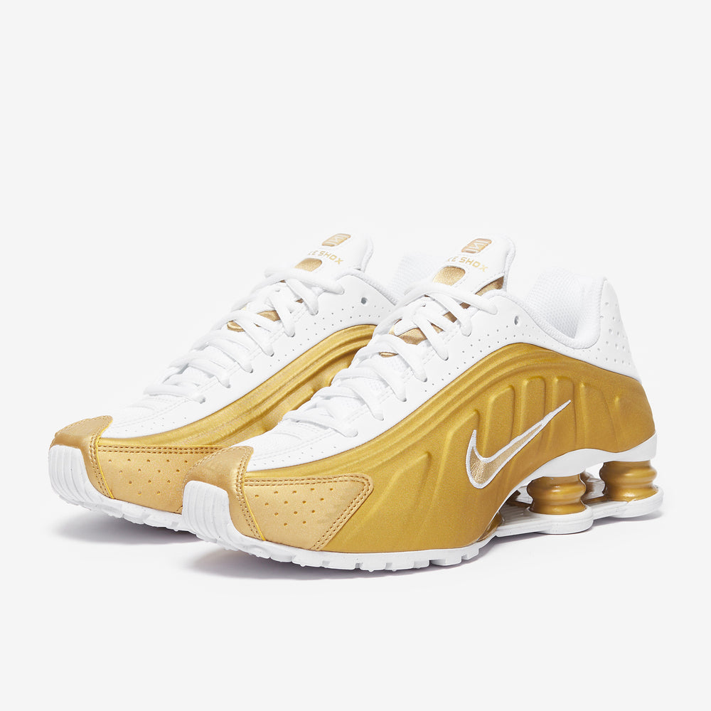 nike-sportswear-older-kids-shox-r4-gs-metallic-gold-white