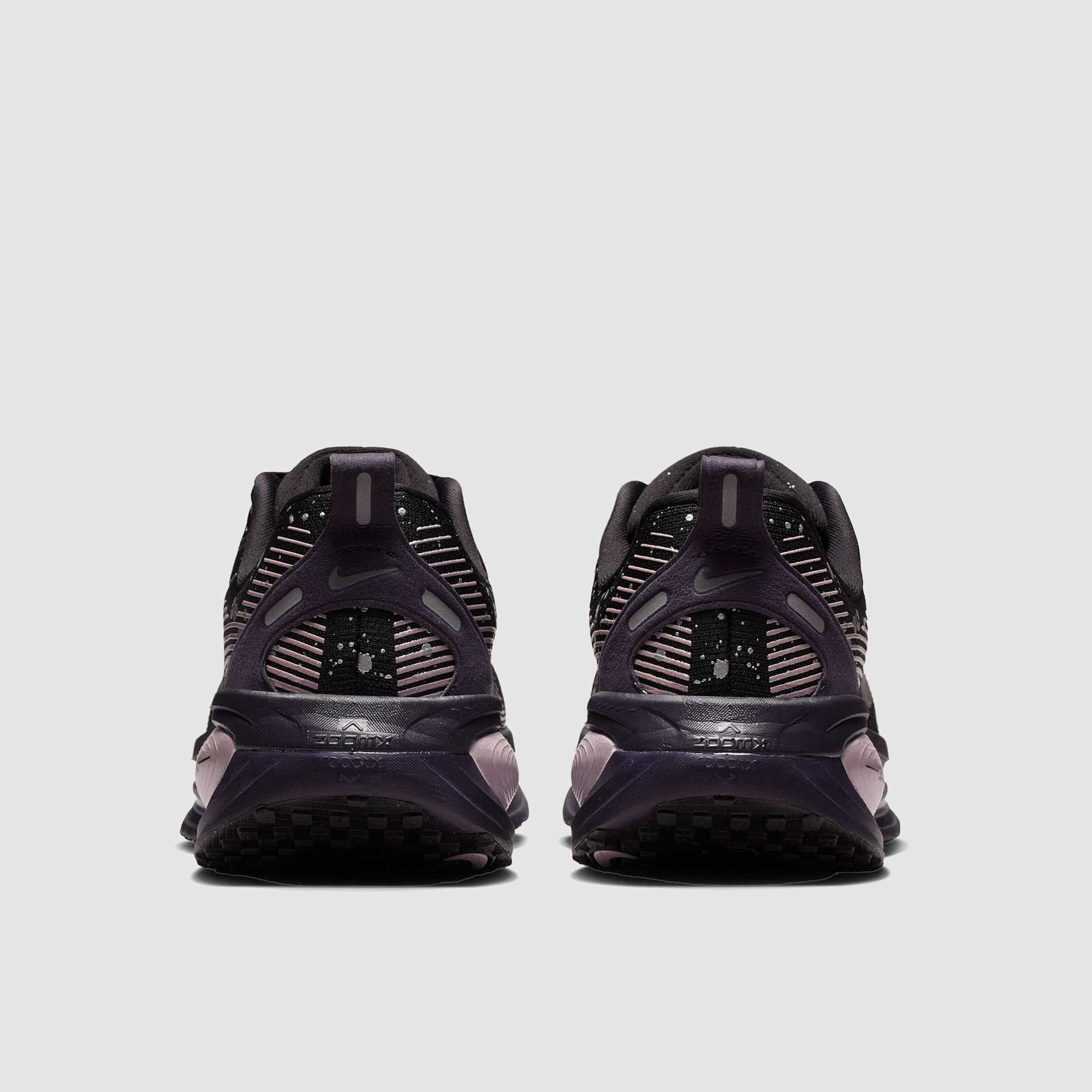 未使用級⭐️ Nike Vomero 18 \"Triple Black\" Nike Vomero 18 Gore-Tex Black Anthracite Men's - HQ7001-001 - US