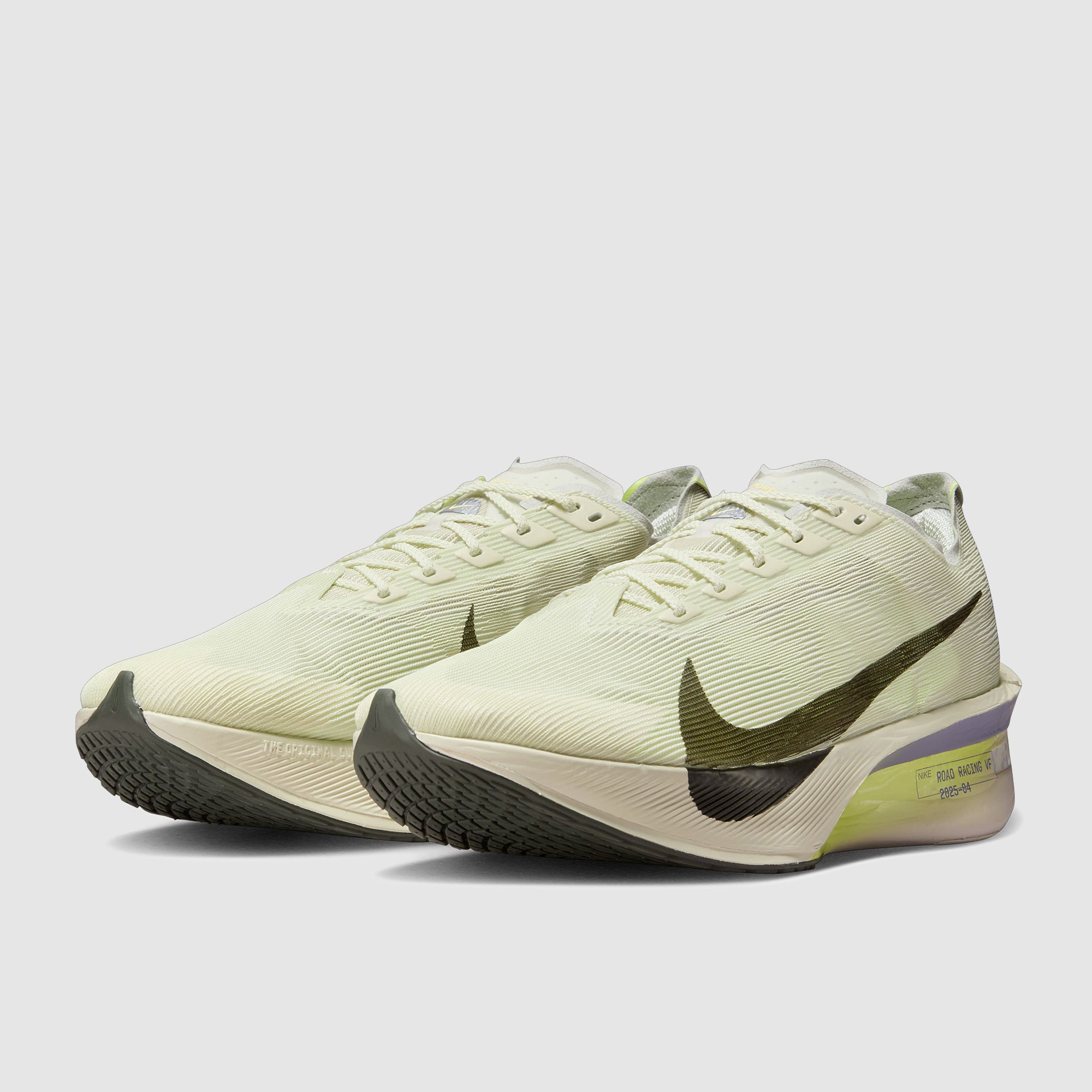 Nike Womens ZoomX Vaporfly Next Percent 2 - White/Black-Aurora
