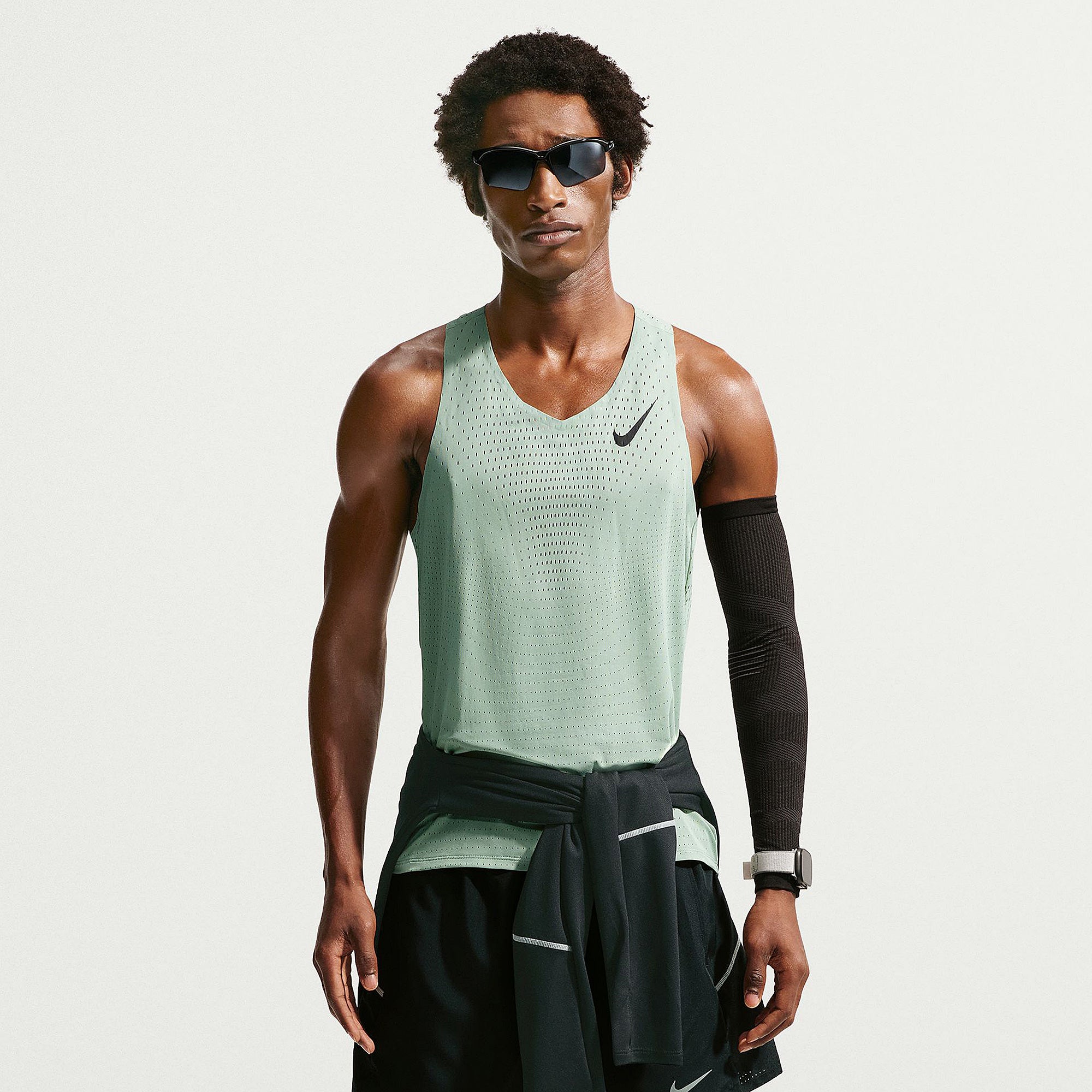 Nike Dri-FIT ADV Aeroswift Singlet - Obsidian/Bright Crimson
