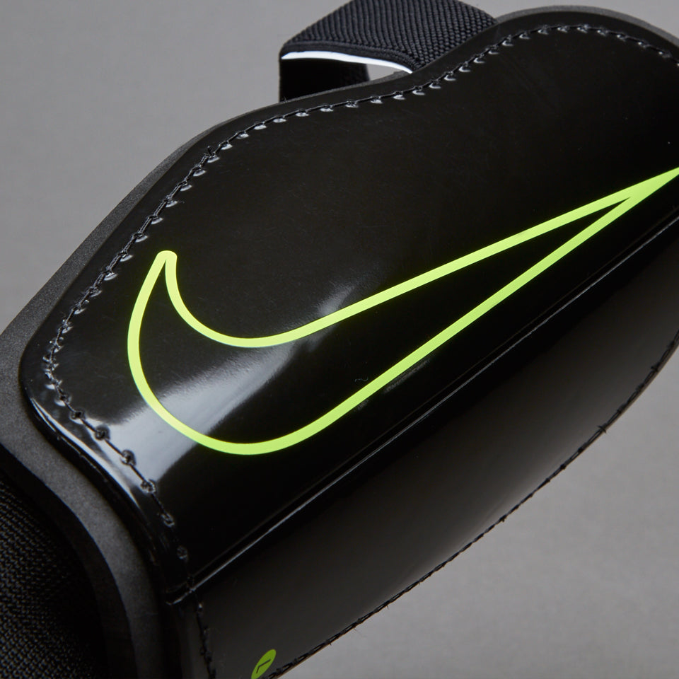 Nike Youths Charge Guard