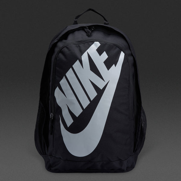 black nike hayward 2.0 backpack DV1296-010 Black/White, One Size : Patio, Lawn & Garden The Nike Hayward 2.0 Backpack puts a new twist on an old favourite with plenty of room for your gear Nike Hayward 2.0 Backpack, Utility