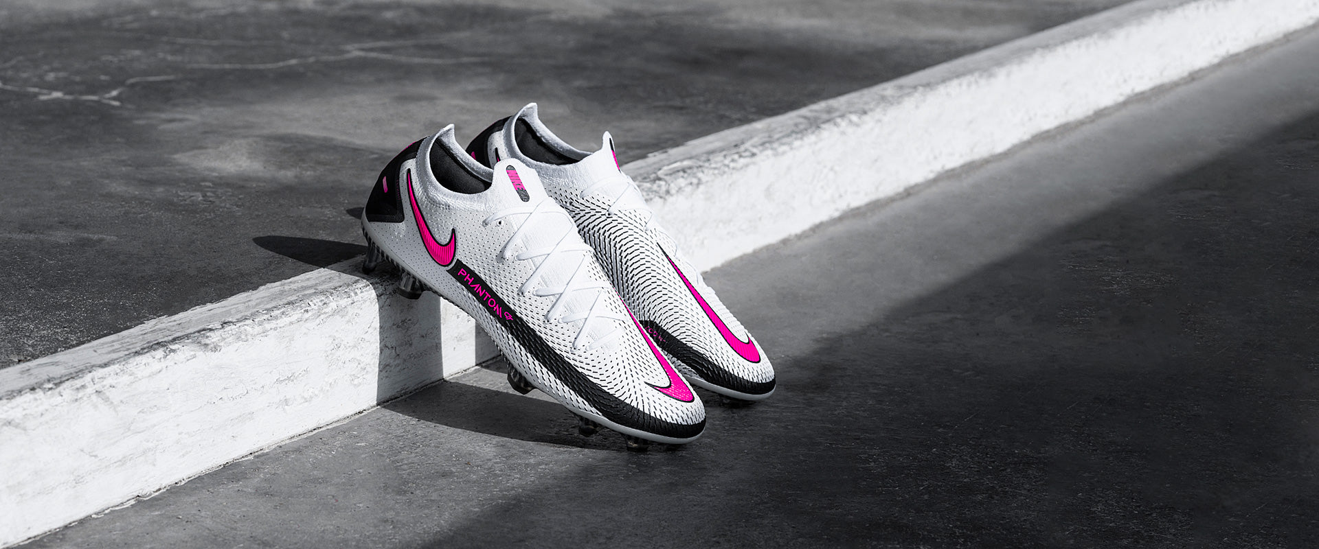 Nike Phantom GT Elite FG - White/Pink Blast/Black - Mens Boots