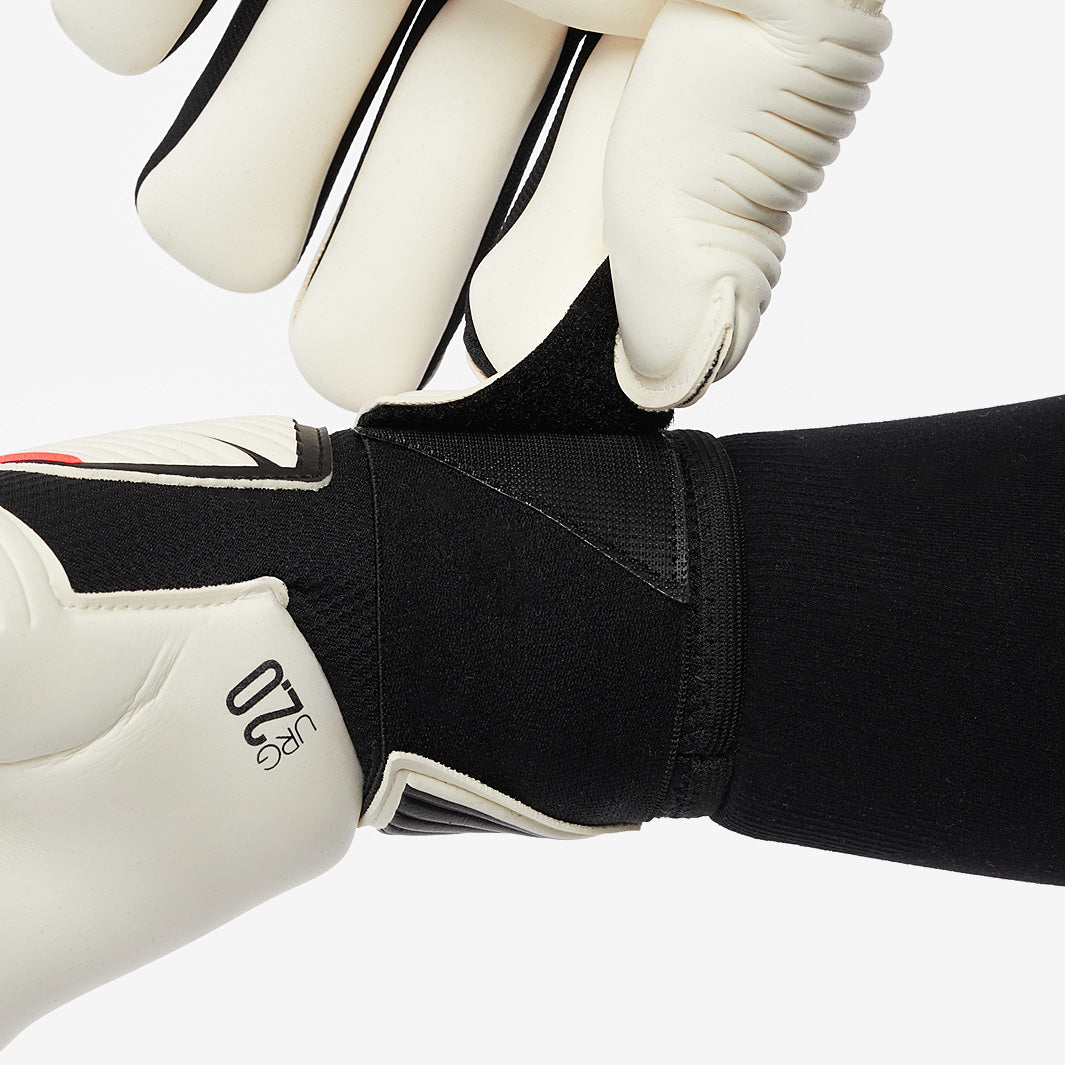 adidas Tiro Pro GK Gloves
