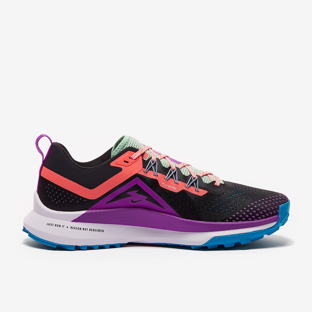 Nike Pegasus Trail 4 - Black/Magic Ember-Vivid Purple - Mens Shoes