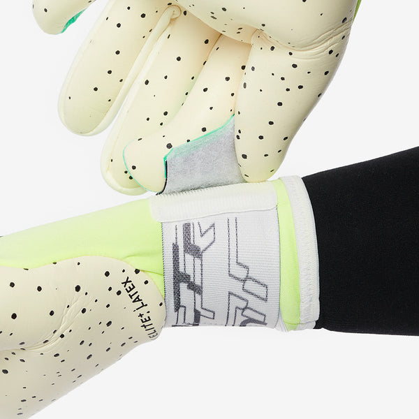 Puma Ultra Ultimate 1 Negative Cut GK Gloves