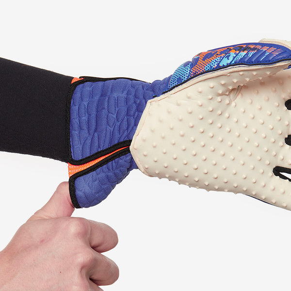 Reusch Attrakt SpeedBump Strapless AdaptiveFlex GK Gloves